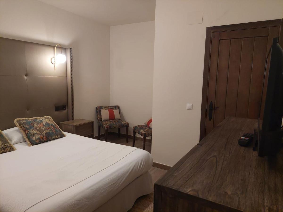 El Balcon De La Vega Hotell Pareja Exteriör bild